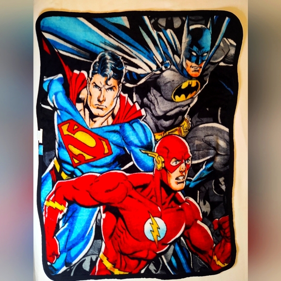 DC Comics Justice League Plush Throw 49 X 39 - Picture 1 of 8